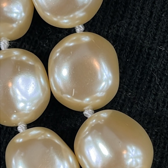 Stunning CAROLEE Double Strand Chunky Pearl Necklace - Picture 8 of 10
